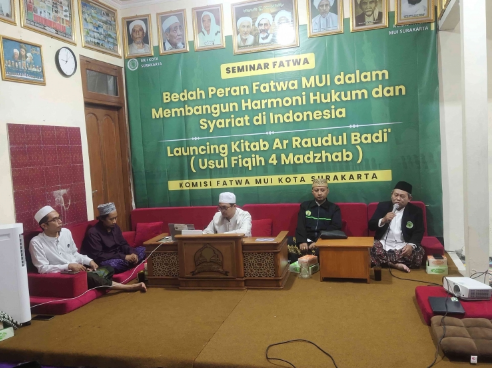 Komisi Fatwa MUI Surakarta Gelar Seminar Fatwa dan Launching Kitab Usul Fiqih Empat Madzhab